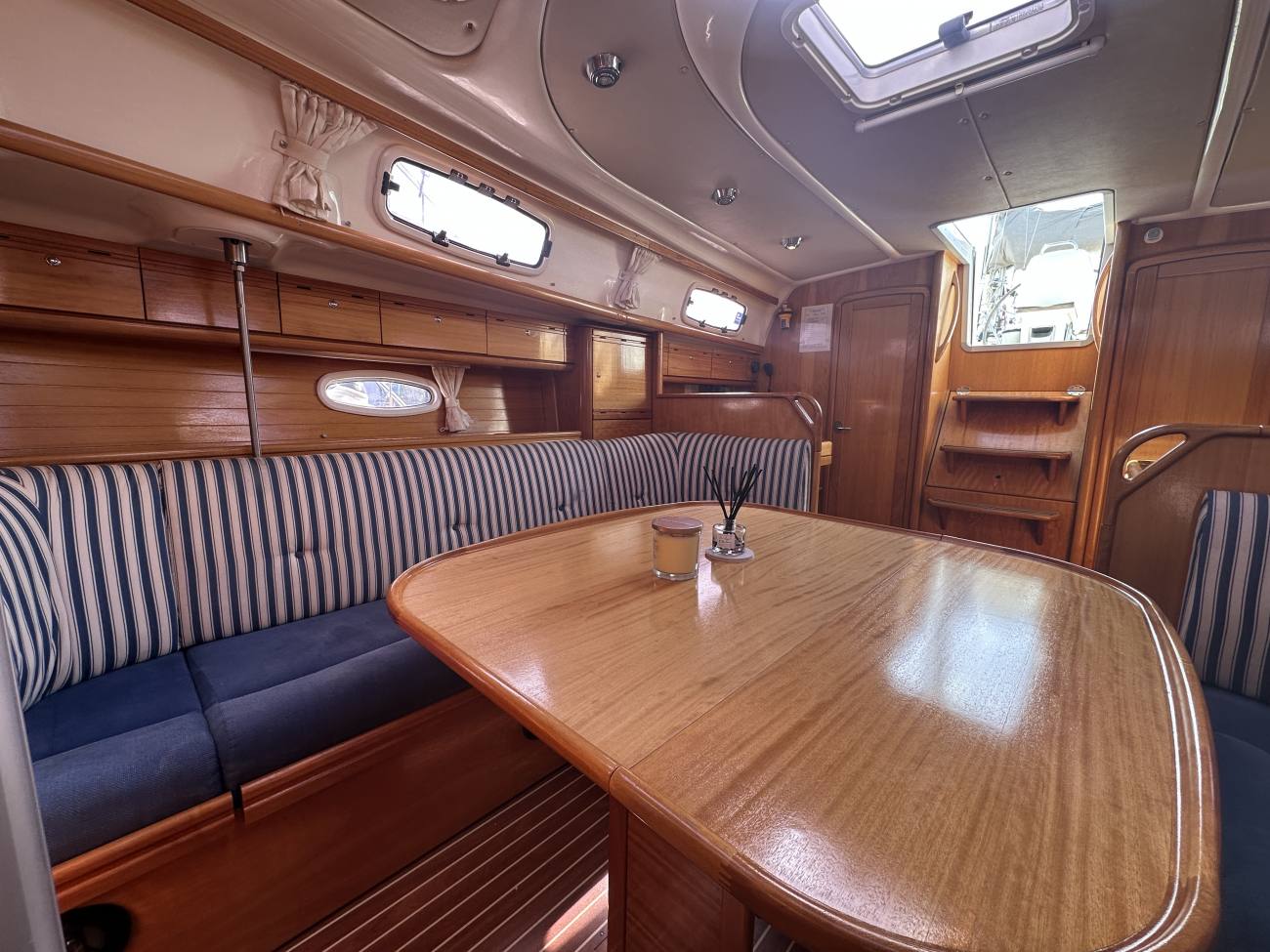 2007 Bavaria 37 Cruiser image 45