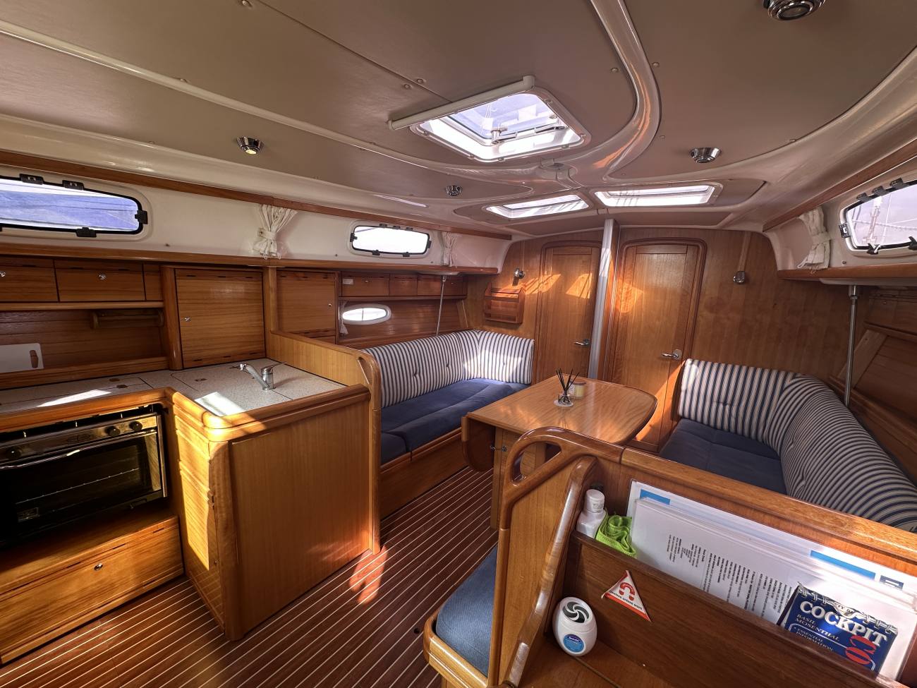 2007 Bavaria 37 Cruiser image 47