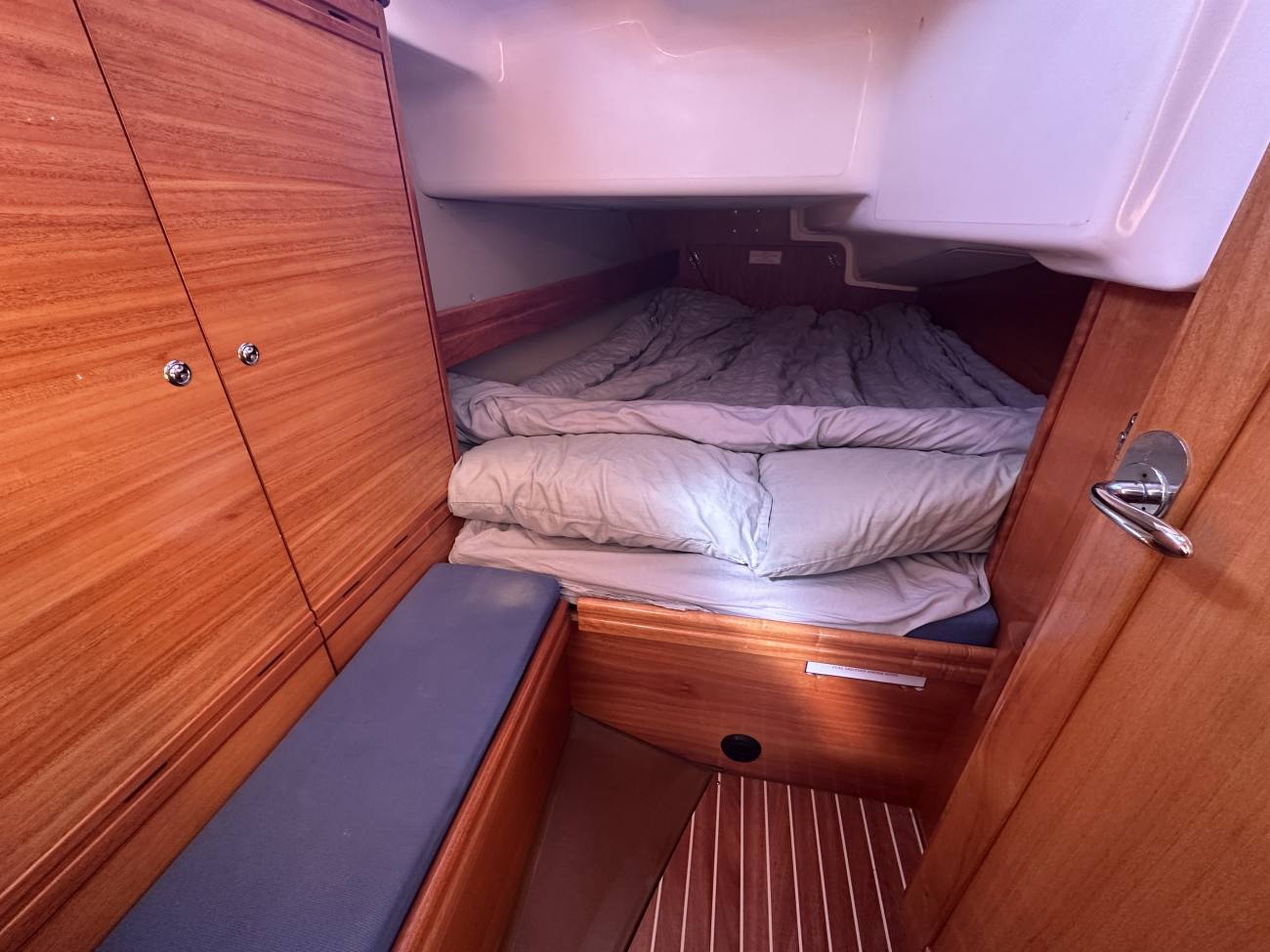 2007 Bavaria 37 Cruiser image 2