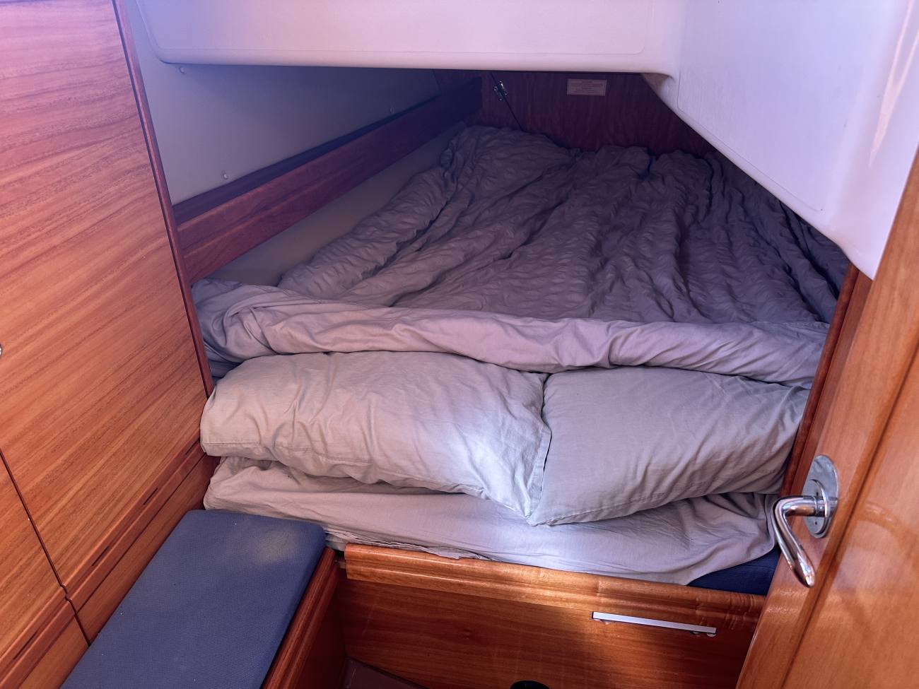2007 Bavaria 37 Cruiser image 3