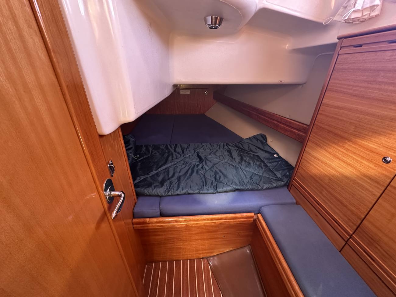 2007 Bavaria 37 Cruiser image 5