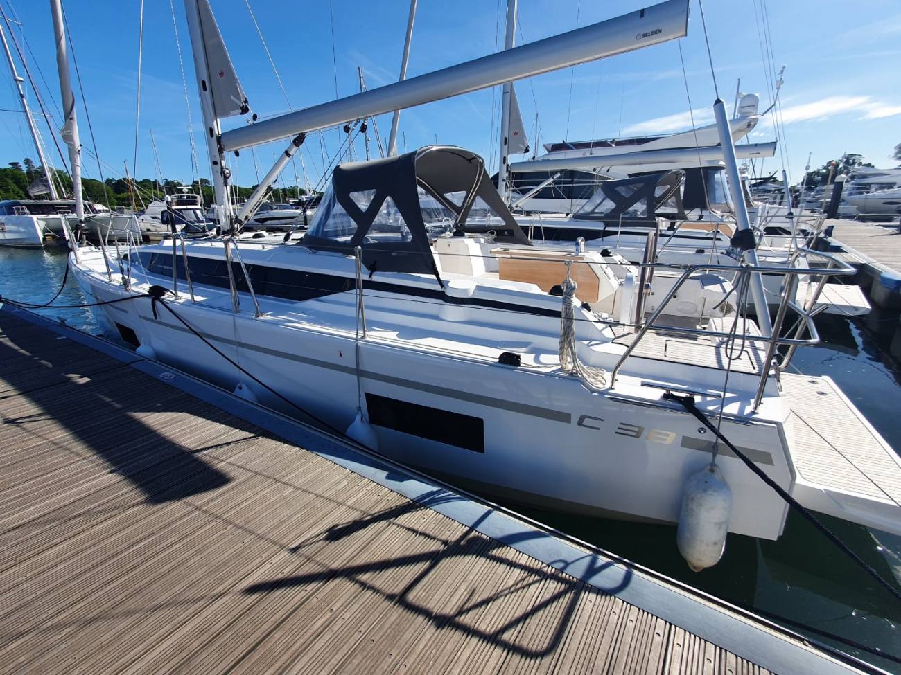2023 Bavaria C38 image 11