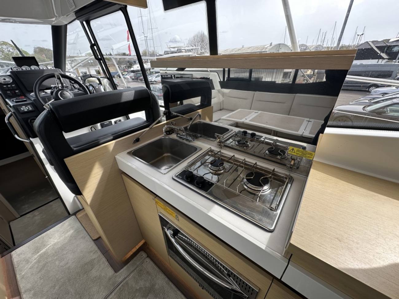 2022 Jeanneau NC 37 image 31