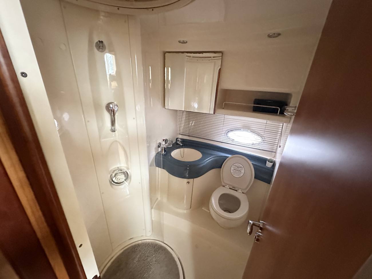 2005 Azimut 42 image 47