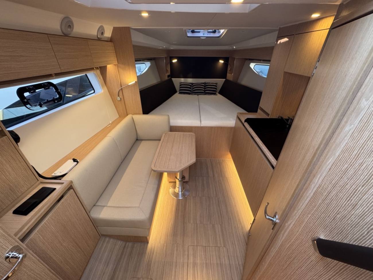 2023 Bavaria SR33 image 3
