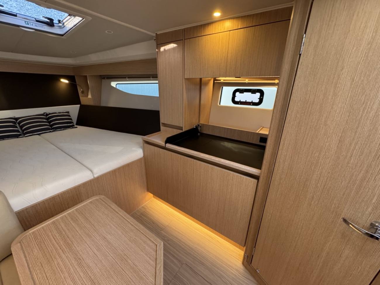 2023 Bavaria SR33 image 5