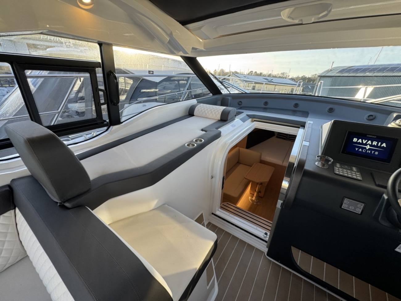 2023 Bavaria SR33 image 15