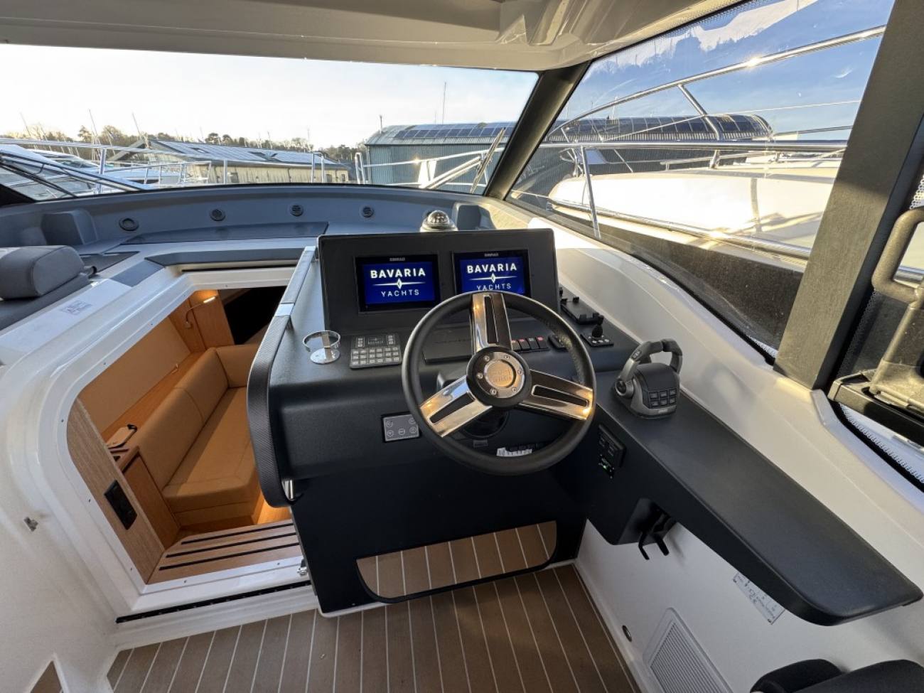 2023 Bavaria SR33 image 19