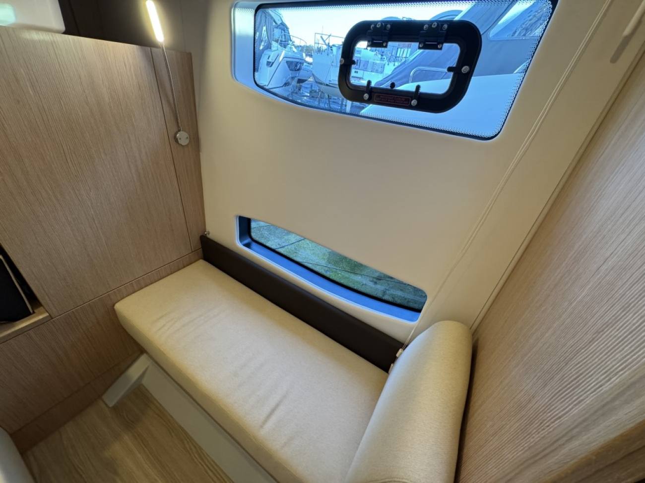 2023 Bavaria SR33 image 8