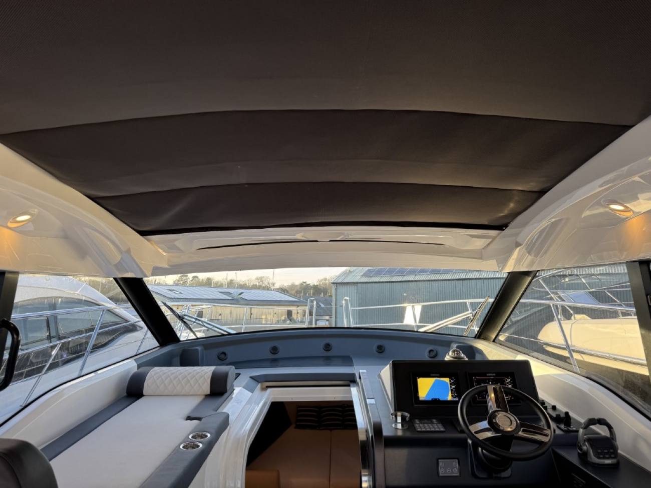 2023 Bavaria SR33 image 17