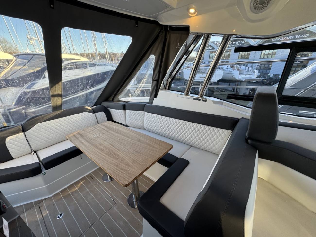 2023 Bavaria SR33 image 14
