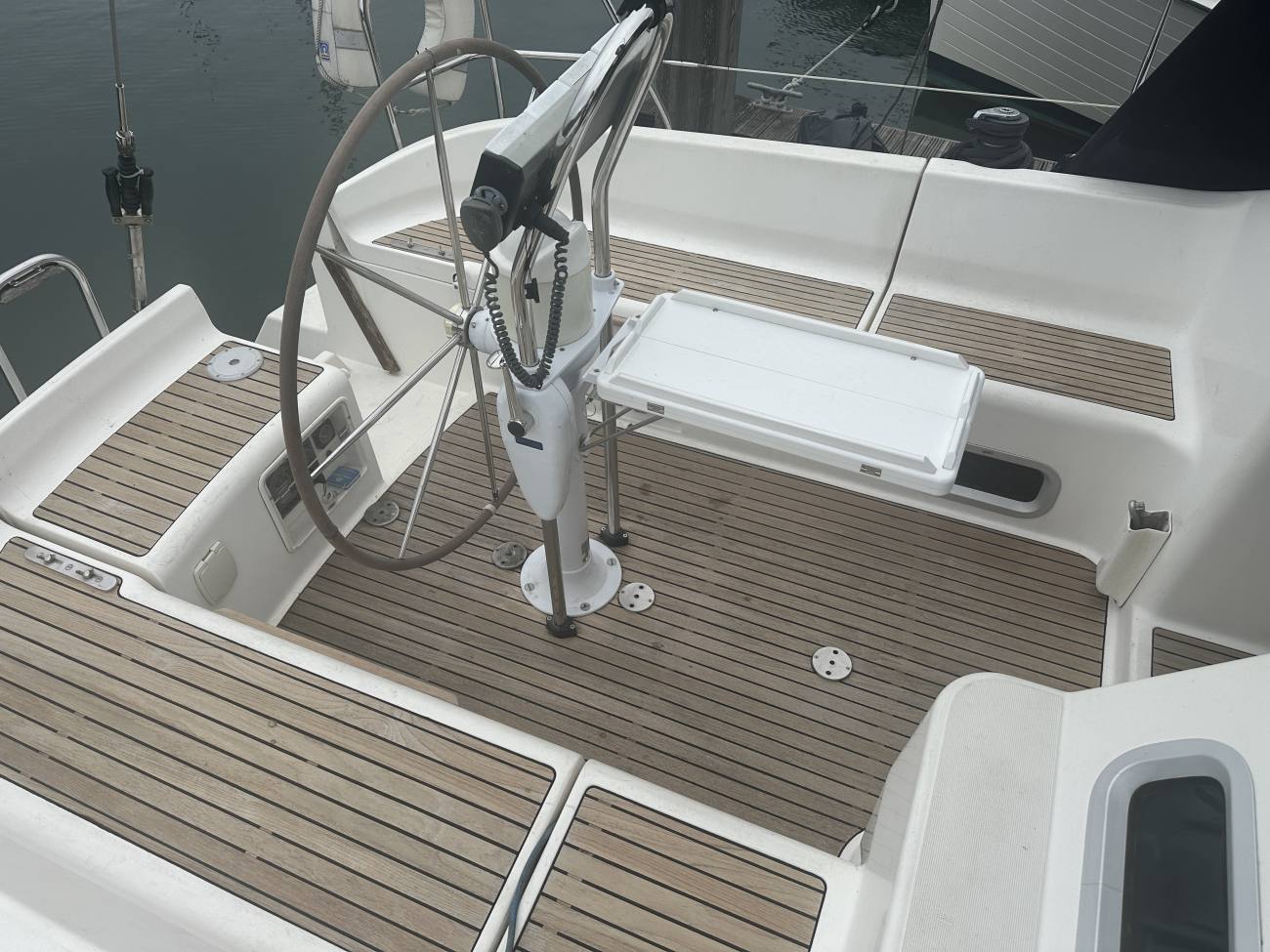 1998 Jeanneau Sun Odyssey 40 DS image 21