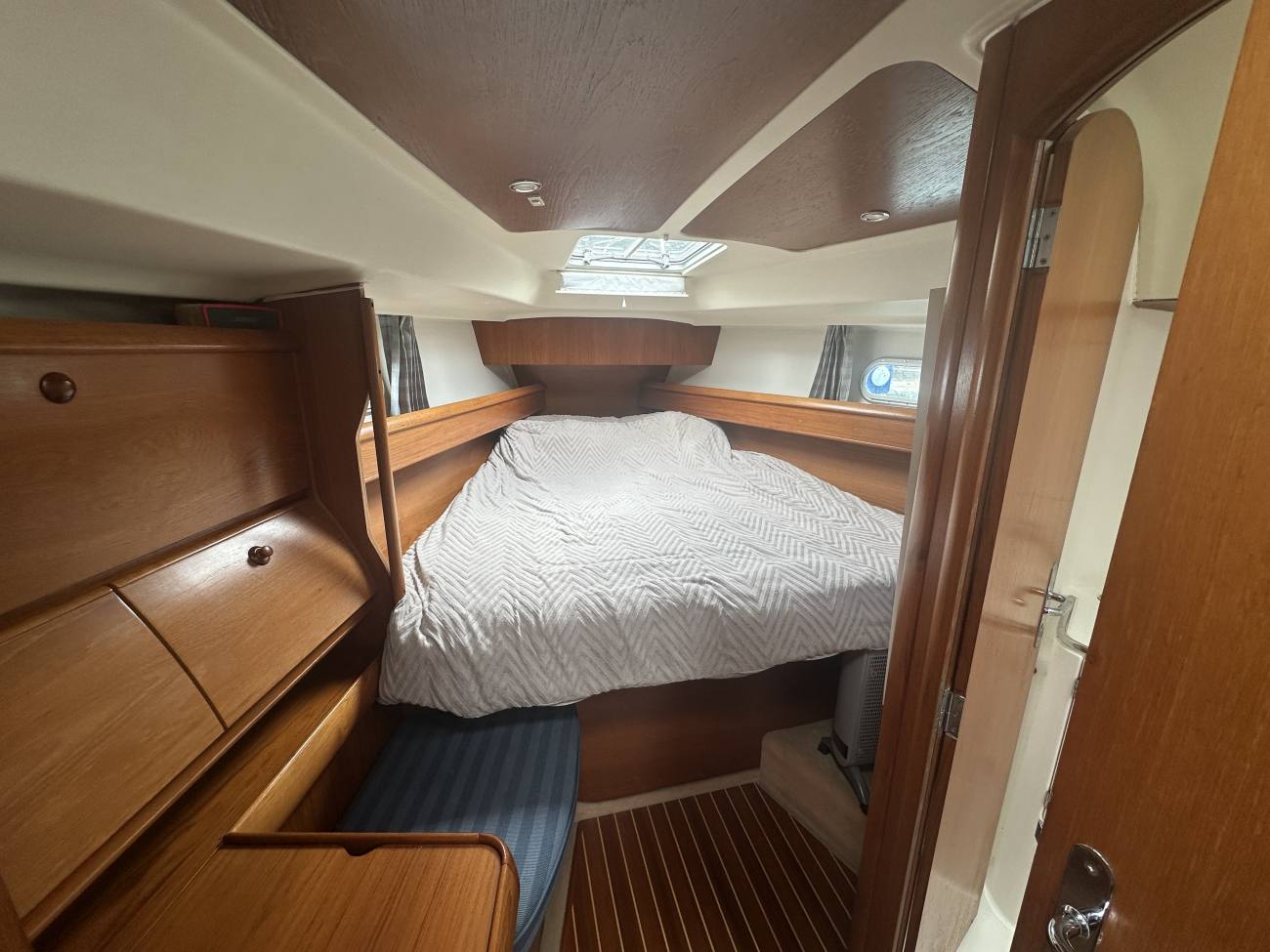 1998 Jeanneau Sun Odyssey 40 DS image 6