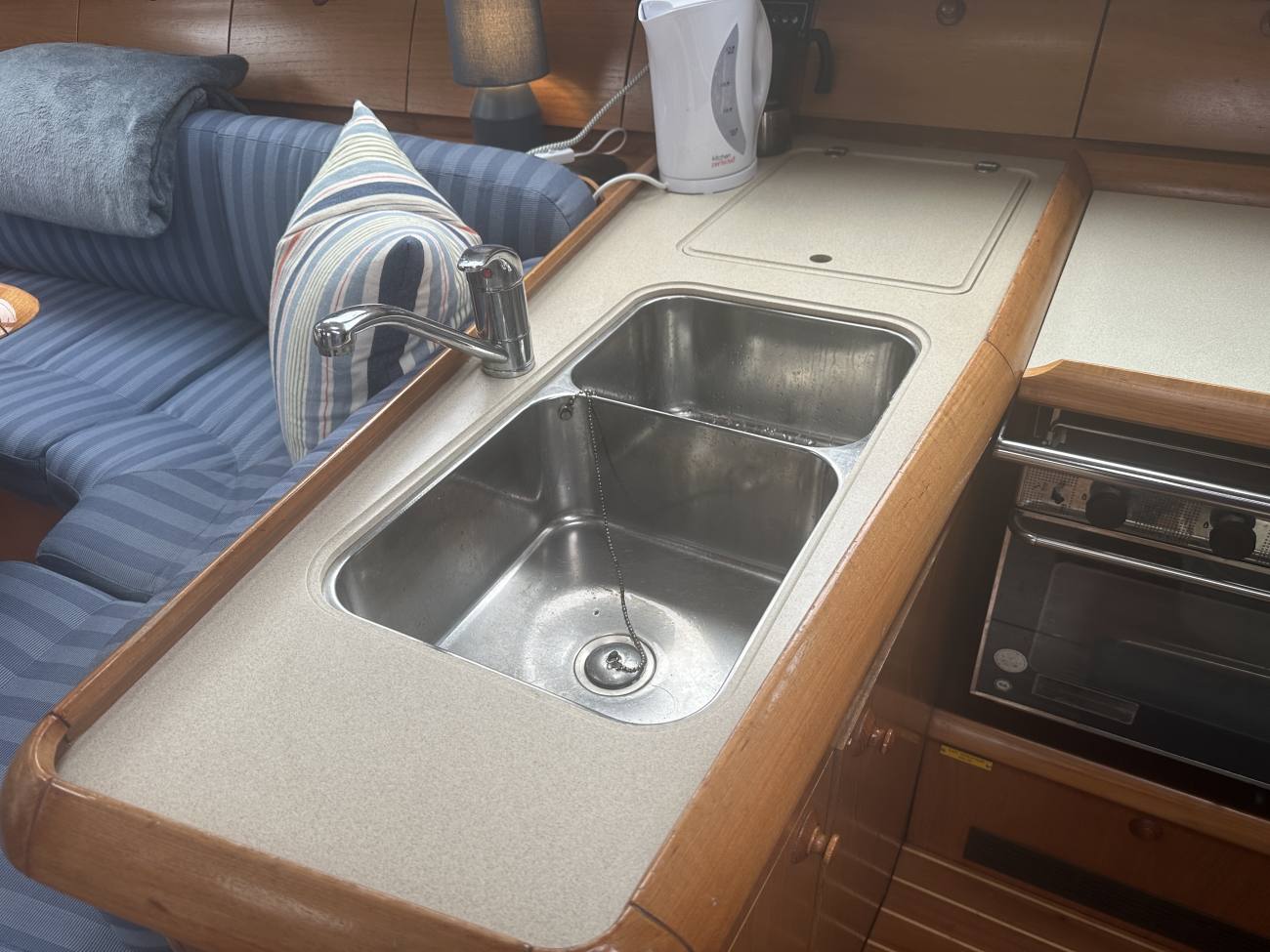 1998 Jeanneau Sun Odyssey 40 DS image 4