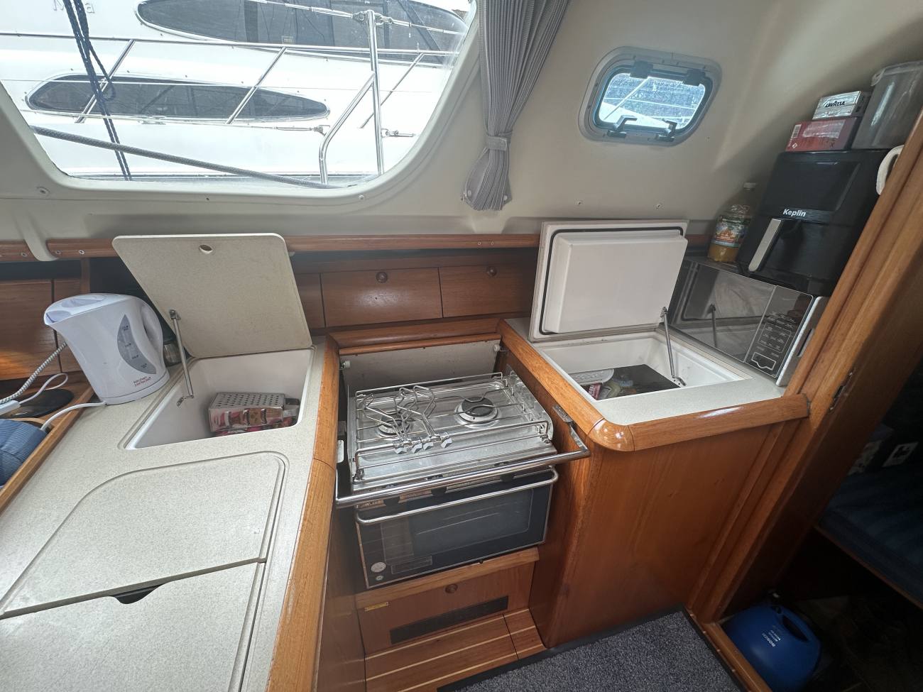 1998 Jeanneau Sun Odyssey 40 DS image 5