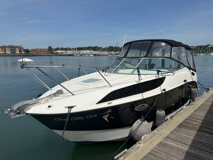 2010 Bayliner  255