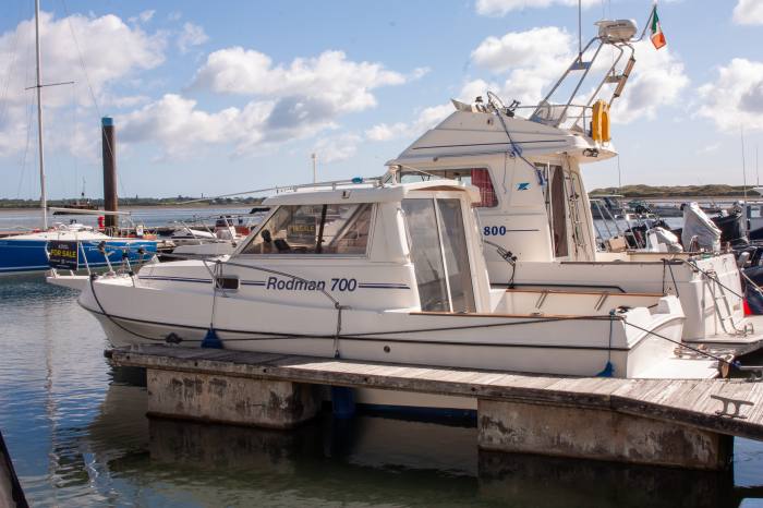 2002 Rodman 700