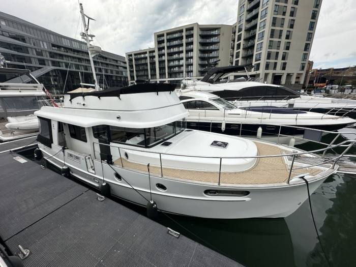 2015 Beneteau Swift Trawler 44