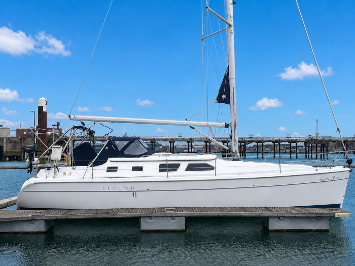 2010 Hunter Legend 41 Deck Saloon
