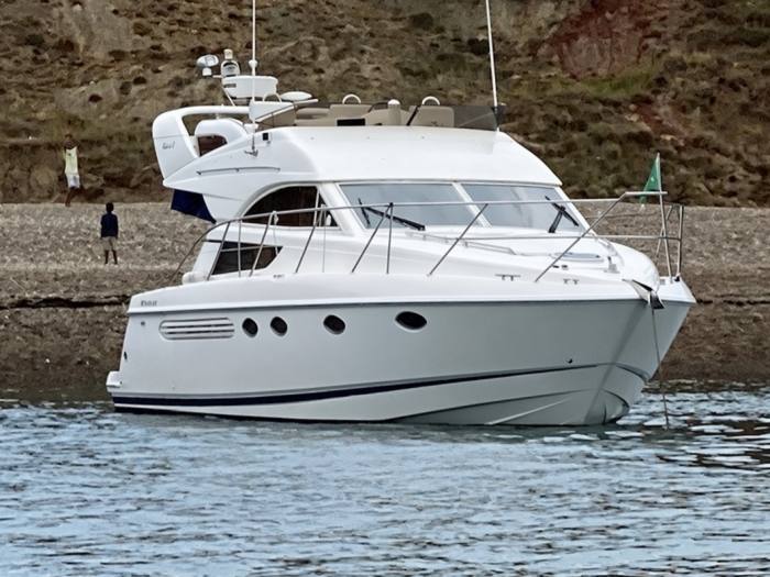 2001 Fairline Phantom 38