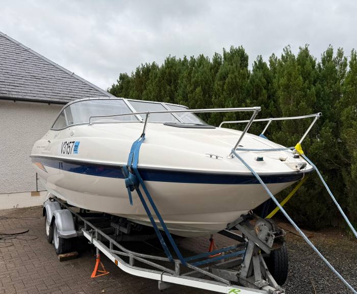 2004 Bayliner  212 Capri