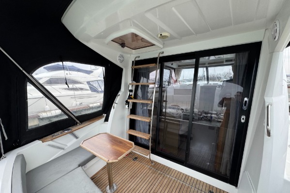 Beneteau Antares 30 Fly additional image 3