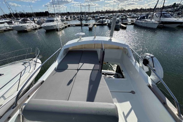 Beneteau Antares 30 Fly additional image 4
