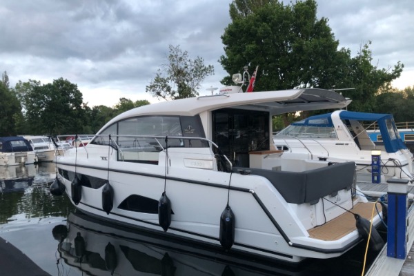 Sealine C330 additional image 1