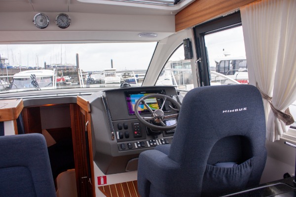 Nimbus 305 Coup&eacute; additional image 3