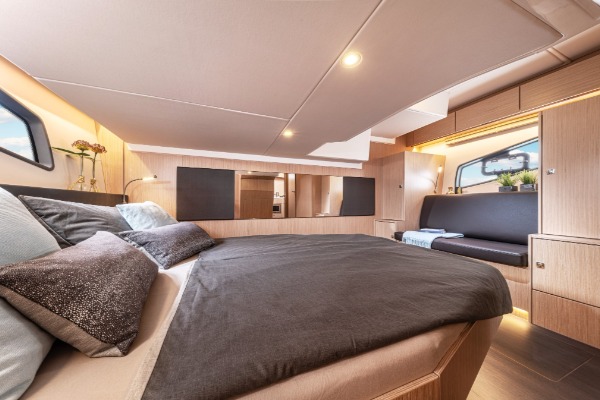 Bavaria SR41 Coupe  additional image 3