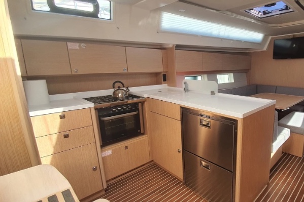 Bavaria C45 Style 4 Cabin additional image 2
